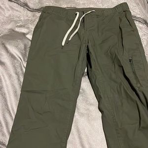 Women’s army green Vuori pants, size XL.